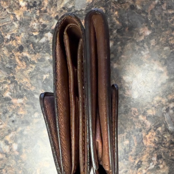 Louis Vuitton monogram wallet - Picture 7 of 9